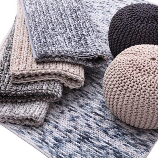 Kilim cushions – Weaving hands 8
