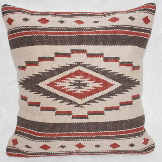 Kilim floor cushions – Weaving hands